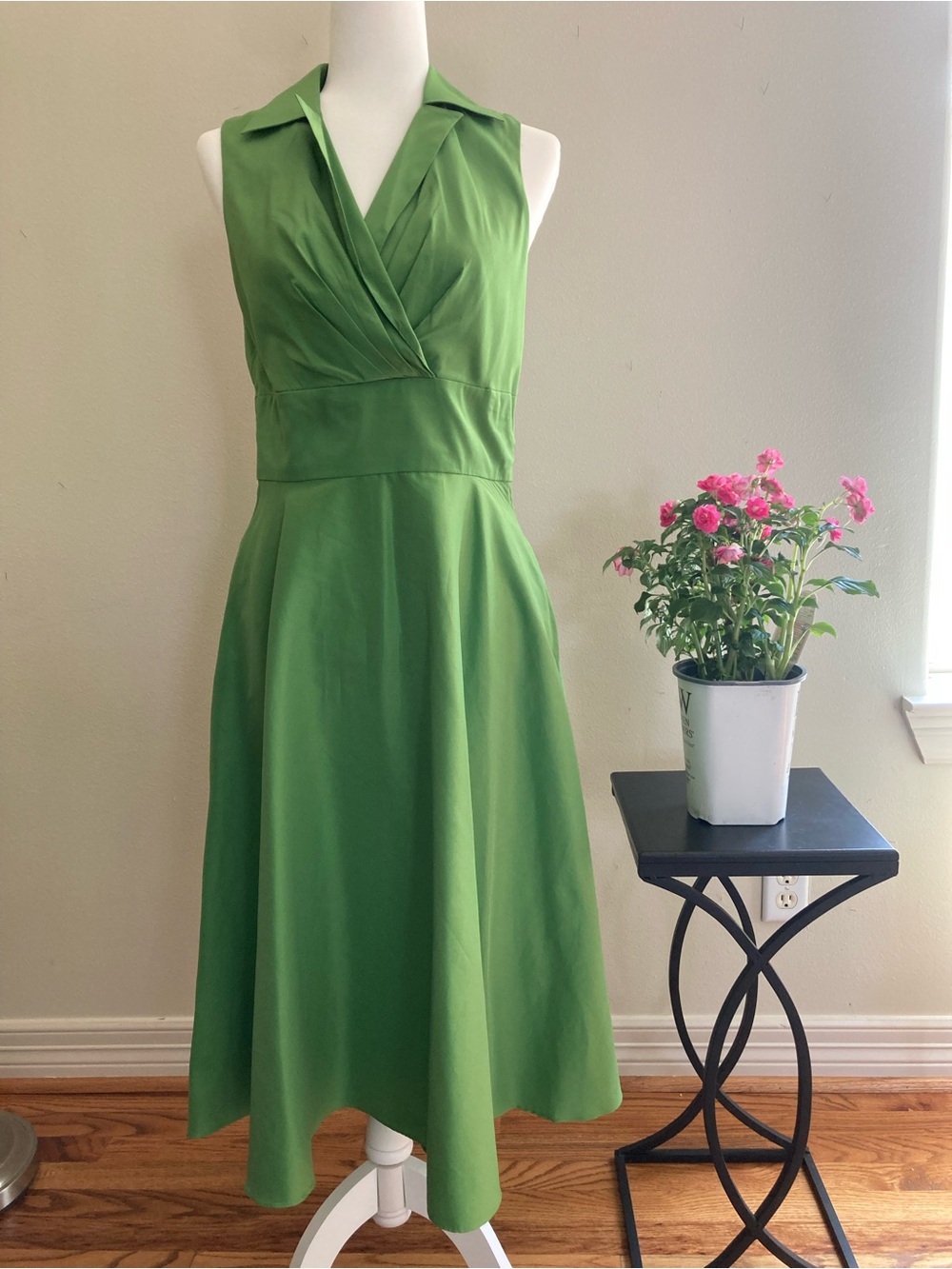 Suzi Chin for Maggy Boutique Grass Green Sleeveless V-Neck Midi Dress